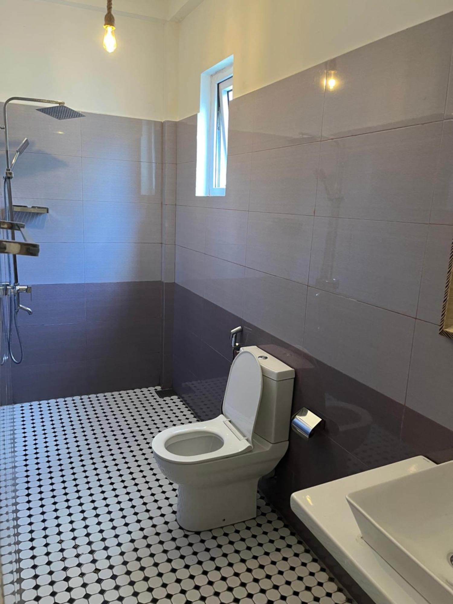 Royal Crown Residency Hotel Talawatugoda Luaran gambar